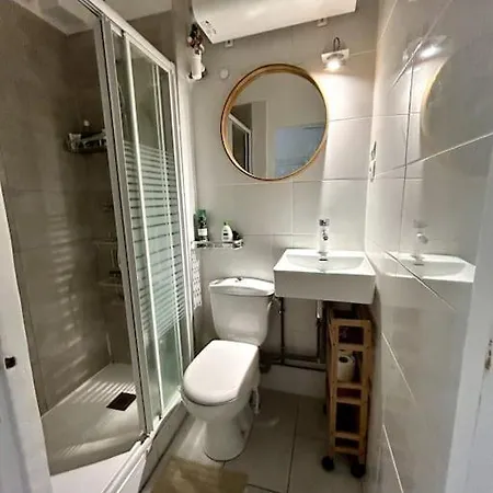 1br Near Montmartre Parijs