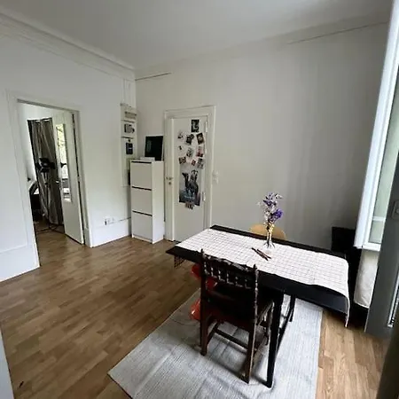 1br Near Montmartre Parijs