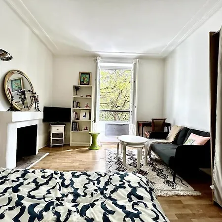 1br Near Montmartre Parijs